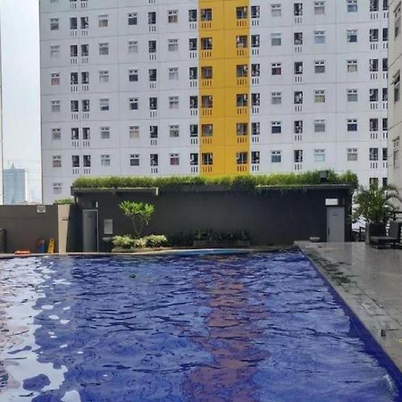 Apartment Green Pramuka Tower Chrysant Jakarta Exterior foto